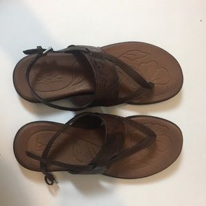 B.O.C Strappy sling back buckle thong sandals